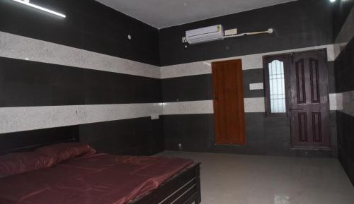 Deluxe Double Room (2 Adults + 1 Child)