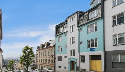 Two-Bedroom Apartment with City View
