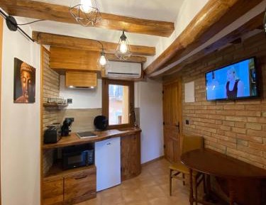 One-Bedroom Apartment with View