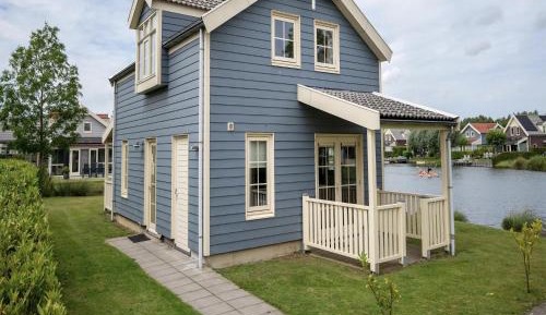 Three-Bedroom Holiday Home 