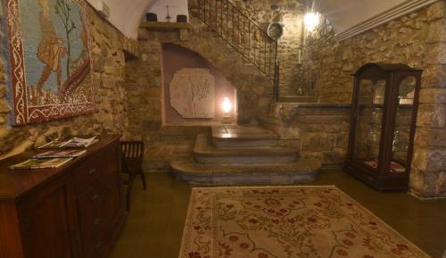 Single Room with Shared Bathroom