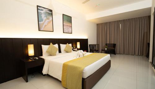 Deluxe Queen Room