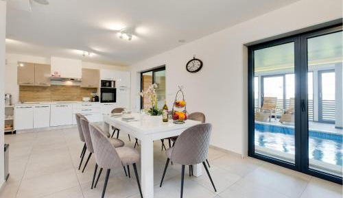 Three-Bedroom Vacation Home 