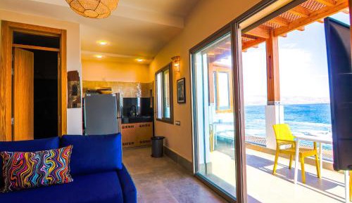 Deluxe One-Bedroom Apartment with Ocean View