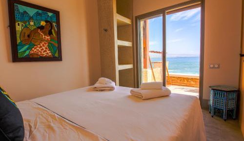 Deluxe One-Bedroom Apartment with Ocean View