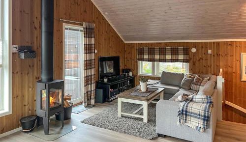 Three-Bedroom Holiday Home 
