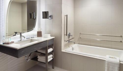 King Room - Hearing Accessible