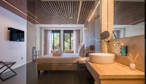 Studio with Balcony