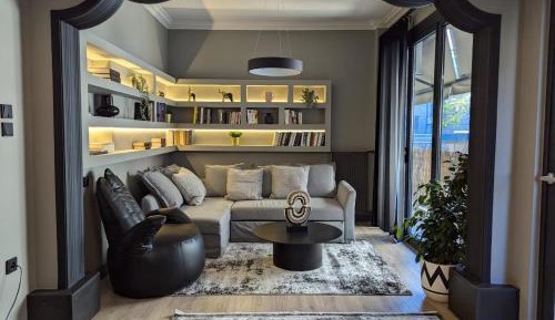 Two-Bedroom Deluxe Apartment with Balcony (Separate building)