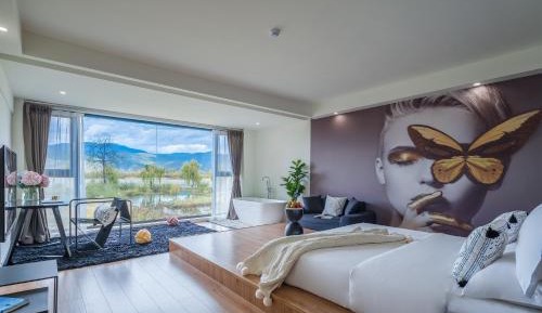 Deluxe Double or Twin Room with Sea View