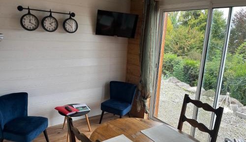 Apartment with Lake View