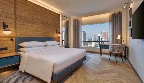 Deluxe King Room