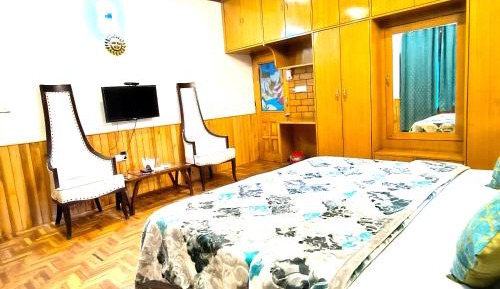 Deluxe Double Room with Shower