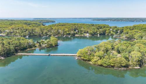 Two-Bedroom Holiday Home