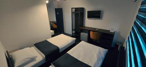 Twin Room with Private Bathroom