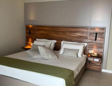 Suite with Hot Tub