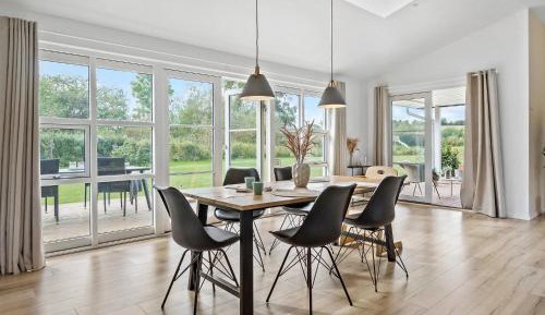 Three-Bedroom Holiday Home 