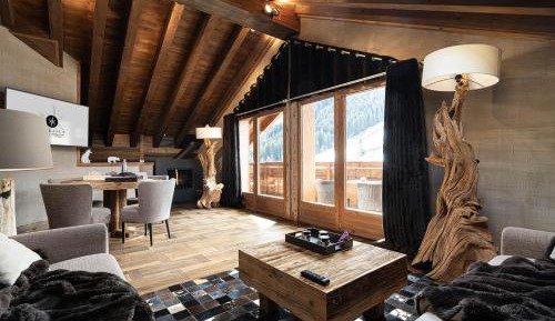 Deluxe Suite with Spa Bath