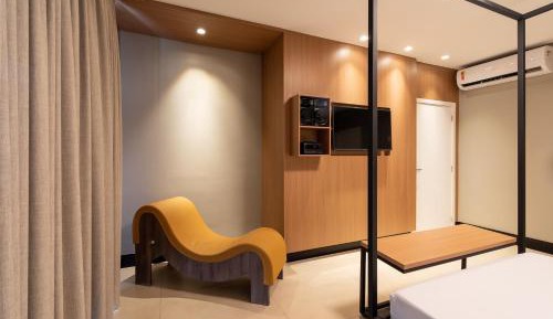 Deluxe King Suite