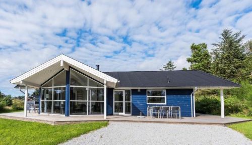 Three-Bedroom Holiday Home 
