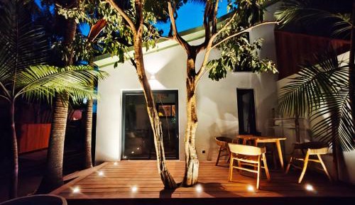 Villa with Garden View