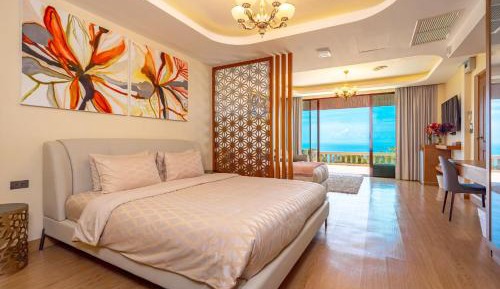 Deluxe Family Suite with Seaview