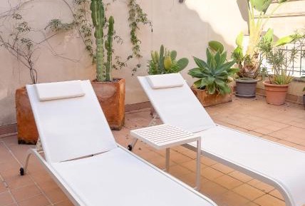 One-Bedroom Apartment with Terrace