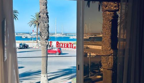 Deluxe One-Bedroom Apartment with Ocean View