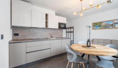 Deluxe Apartment with Terrace