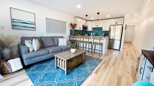 Deluxe One-Bedroom Apartment with Ocean View