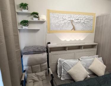 Studio with Balcony