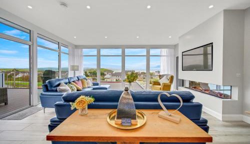 Four-Bedroom Luxury Apartment