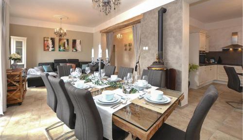 Five-Bedroom Holiday Home