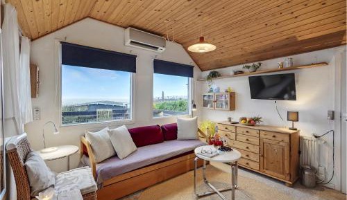 One-Bedroom Holiday Home