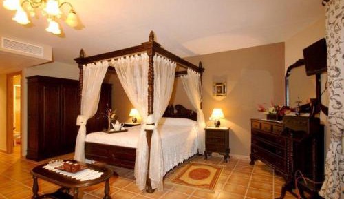 Three-Bedroom Superior Apartment