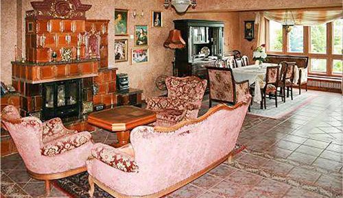 Five-Bedroom Holiday Home