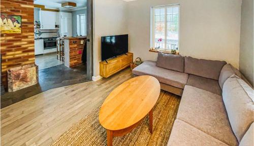 Three-Bedroom Vacation Home 