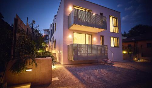 One-Bedroom Deluxe Apartment