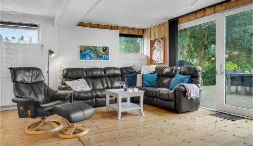 Three-Bedroom Holiday Home 