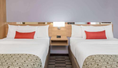 Junior Suite with Two Queen Beds - Non-Smoking