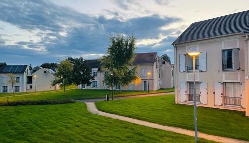 Apartment with Garden View