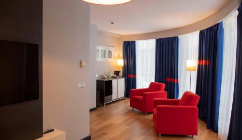One-Bedroom Suite