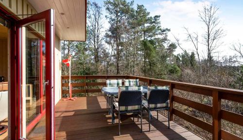 Three-Bedroom Holiday Home 