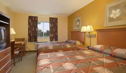 Queen Room with Two Queen Beds - Non-Smoking