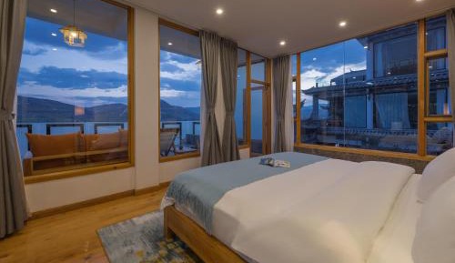 Deluxe Twin Room with Sea View