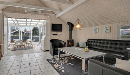 Three-Bedroom Holiday Home 