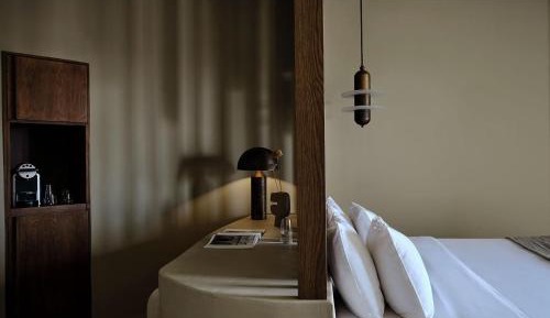 Cozy Suite with Private Infinity Pool and Caldera View