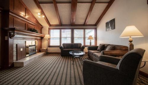 Deluxe Two-Bedroom Apartment (8 Adults)