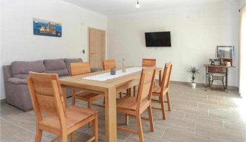 Three-Bedroom Vacation Home 