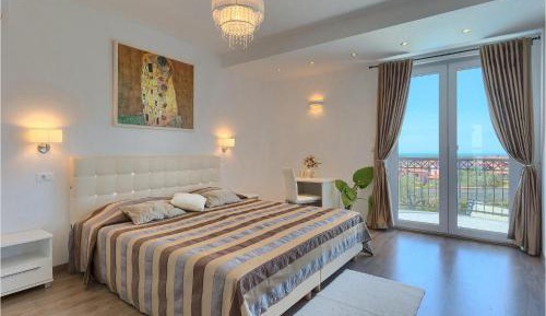 Five-Bedroom Holiday Home